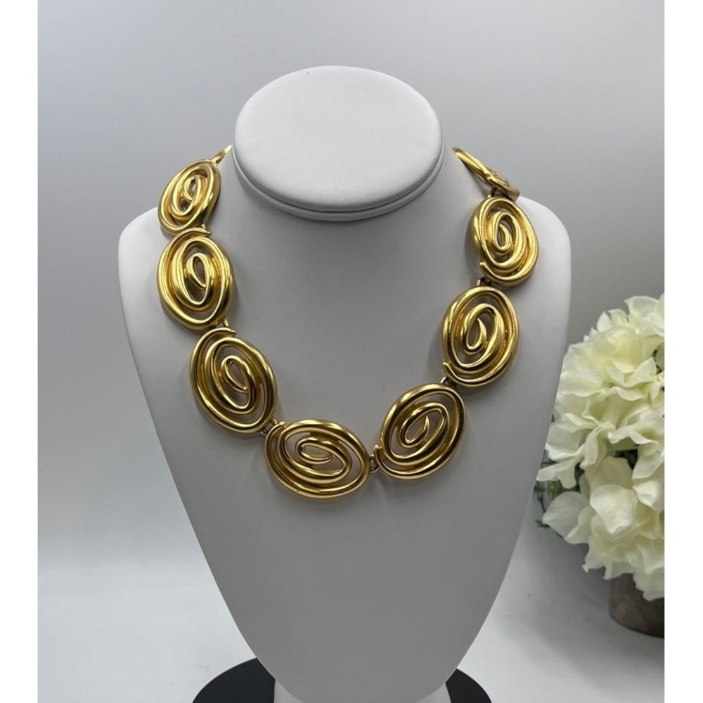 Vintage Modernist‎ Matte Gold Tone Satin Finish Swirl Link Toggle Necklace